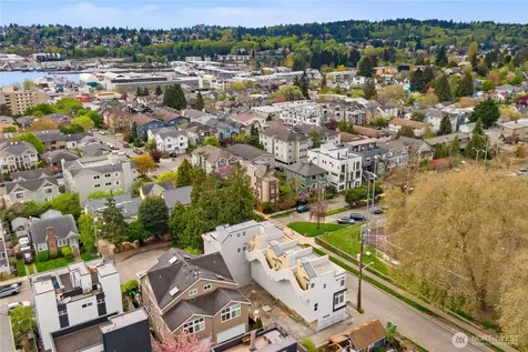 2452 NW 60th Street Seattle WA 98107