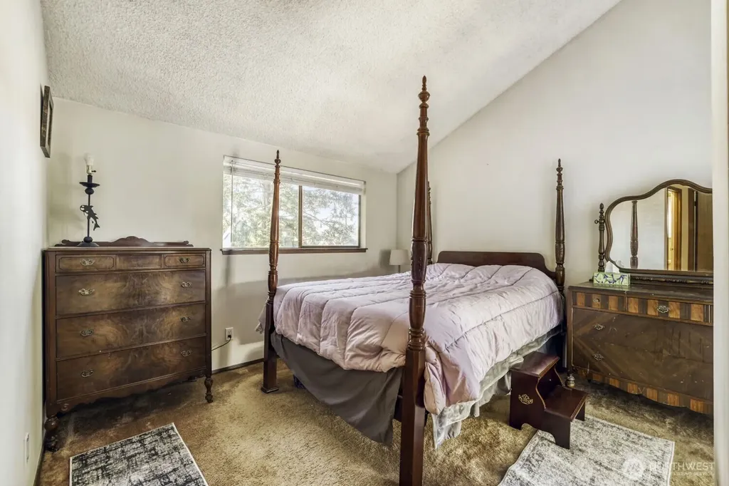 21021 76th Avenue W Edmonds WA 98026