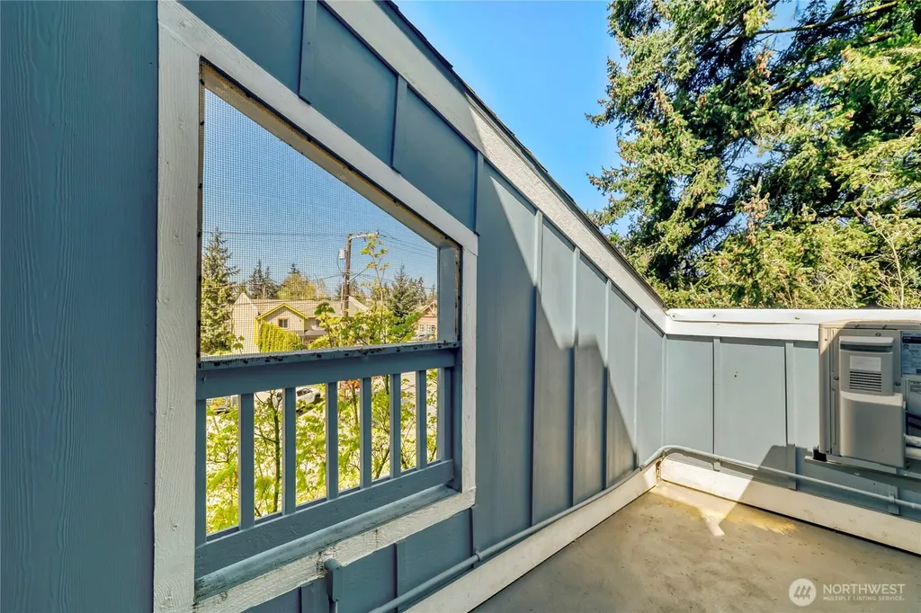 21021 76th Avenue W Edmonds WA 98026