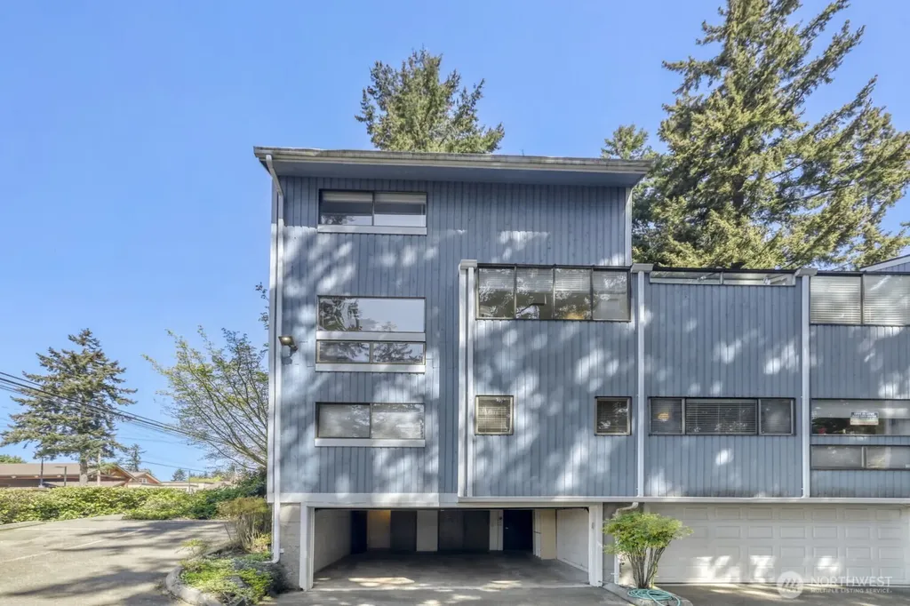 21021 76th Avenue W Edmonds WA 98026