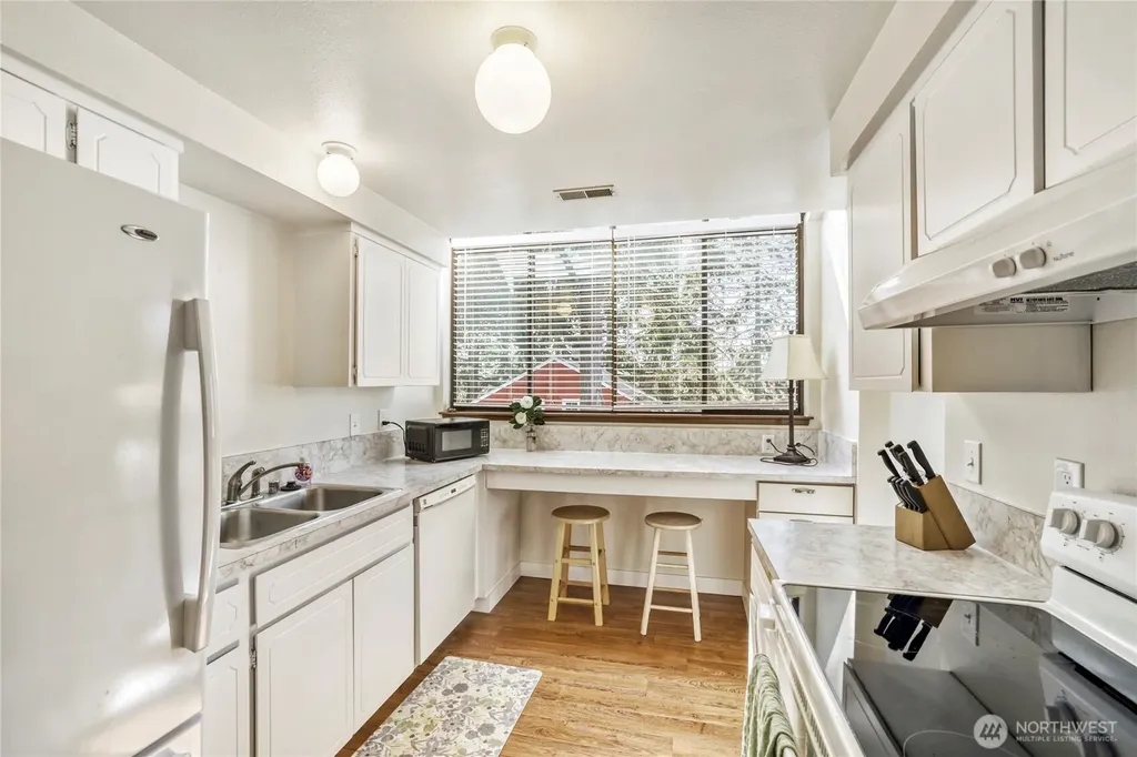 21021 76th Avenue W Edmonds WA 98026