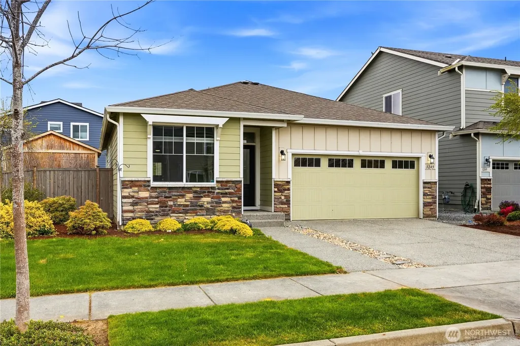 3245 Loch Ness Loop Mount Vernon WA 98273