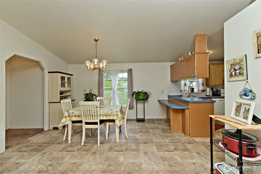 41 E Bay Heights Drive Allyn WA 98524