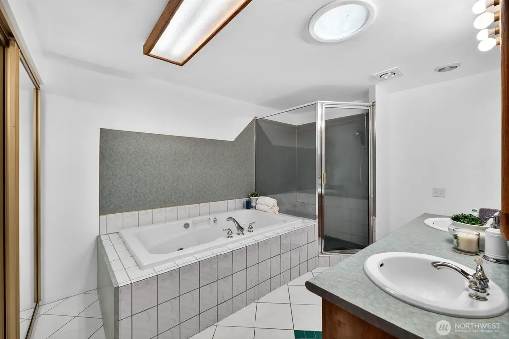 4815 West Tapps Dr East Lake Tapps WA 98391