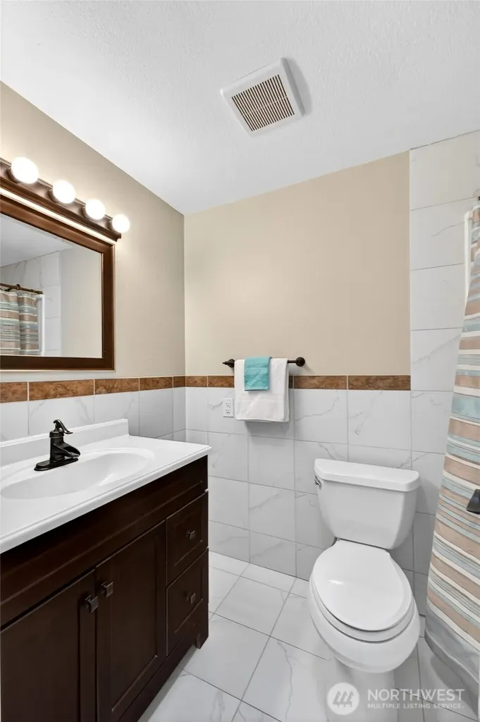 4815 West Tapps Dr East Lake Tapps WA 98391