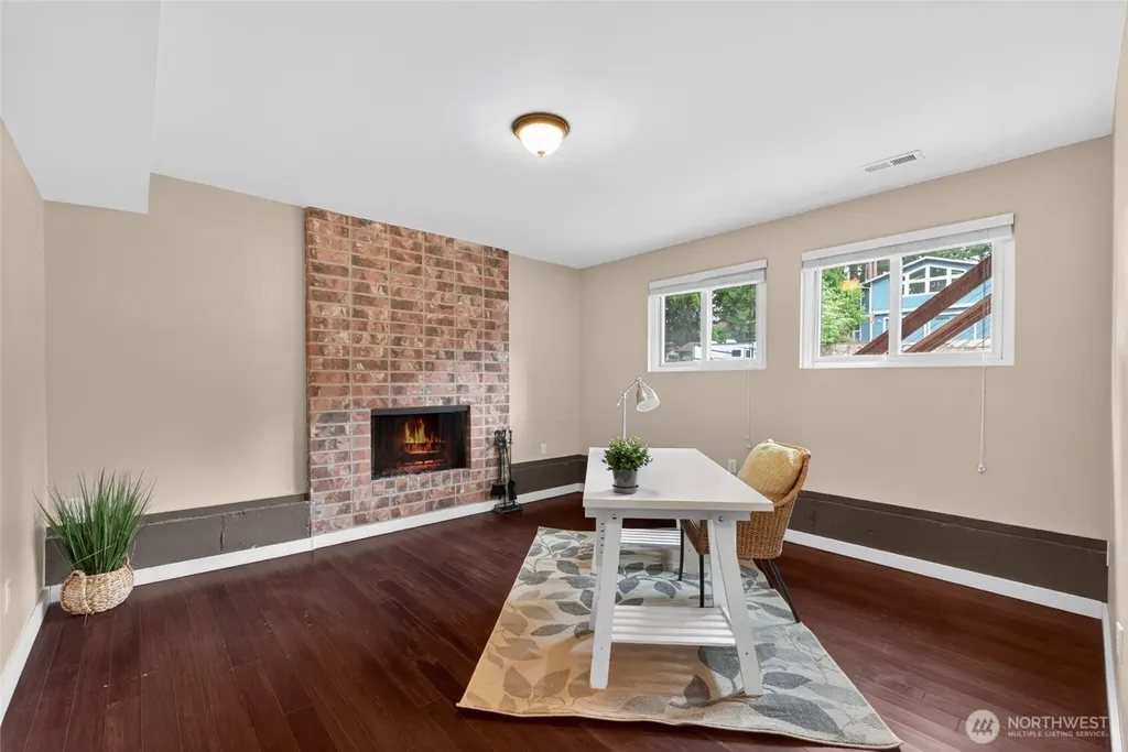 4815 West Tapps Dr East Lake Tapps WA 98391