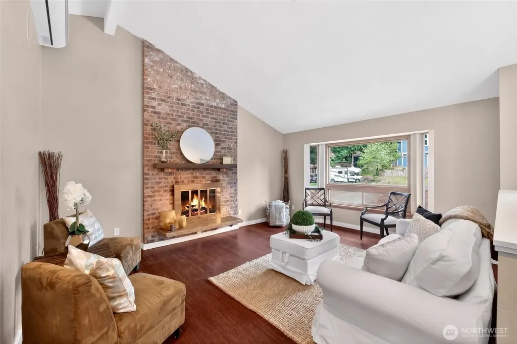 4815 West Tapps Dr East Lake Tapps WA 98391