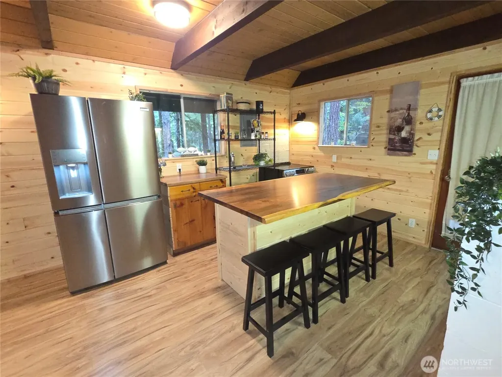 41 N Mt Rose Avenue Hoodsport WA 98548