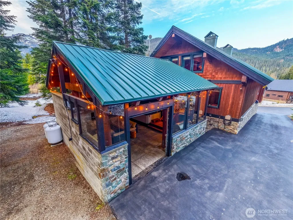 50 Summit Way Snoqualmie Pass WA 98068