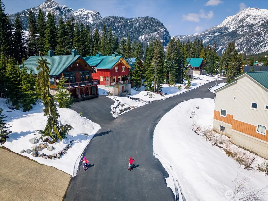 50 Summit Way Snoqualmie Pass WA 98068