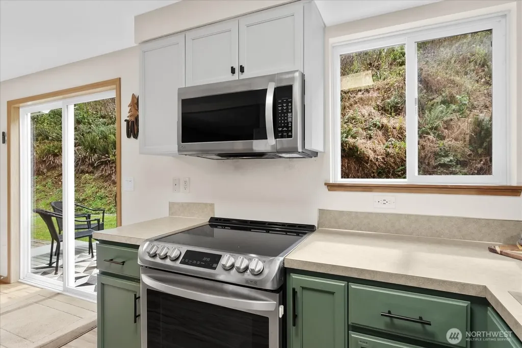 508 Summit Lake Shore Drive NW Olympia WA 98502