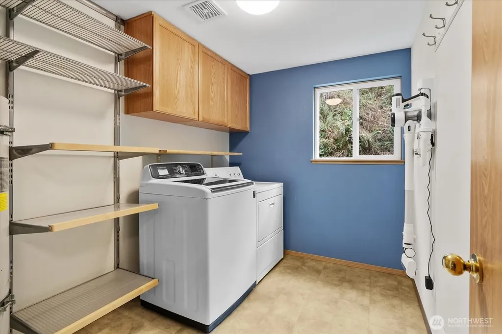 508 Summit Lake Shore Drive NW Olympia WA 98502