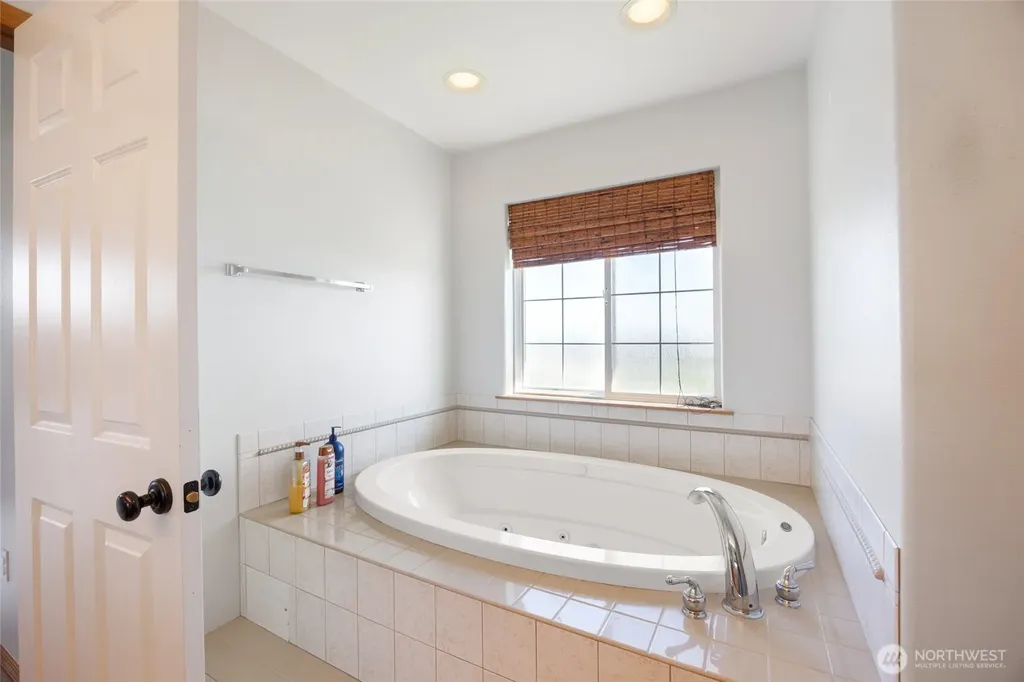 10088 5.6 NE Moses Lake WA 98837