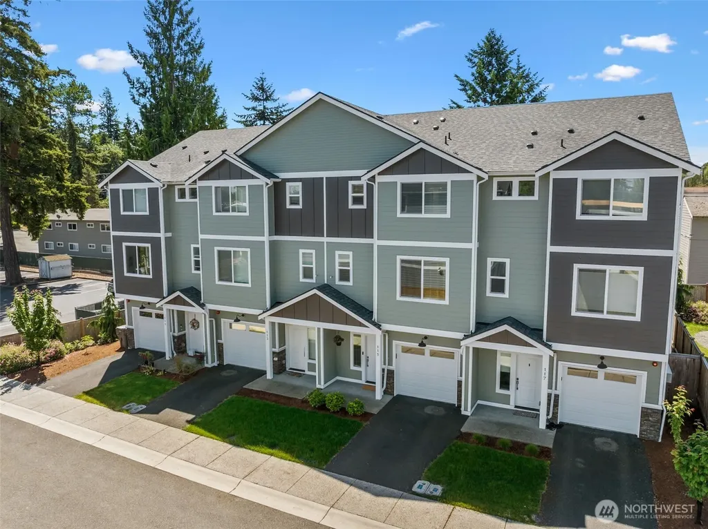 115 SW 181st Place Normandy Park WA 98166