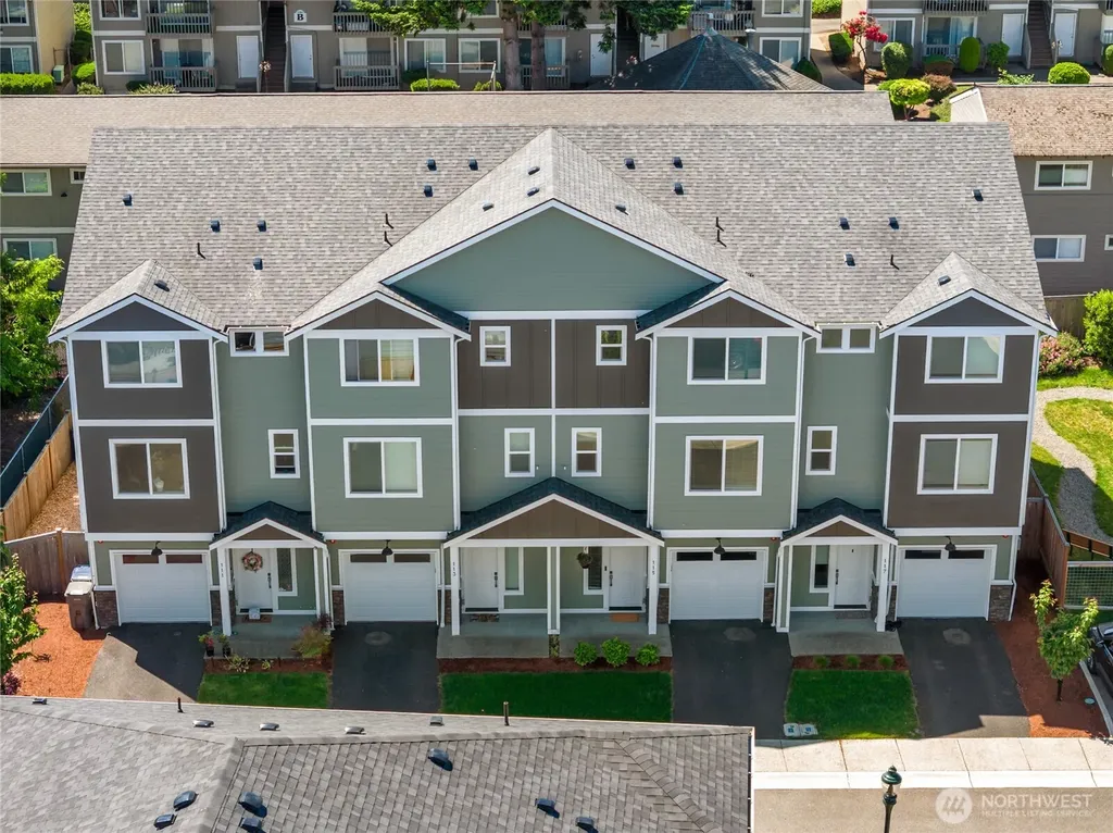 115 SW 181st Place Normandy Park WA 98166