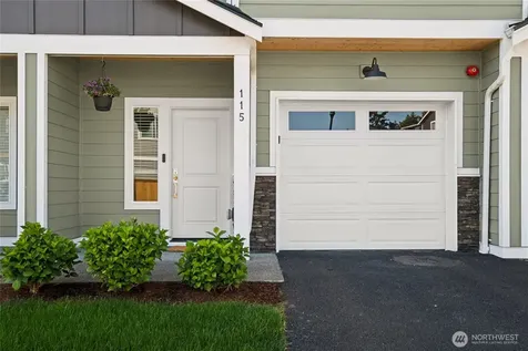 115 SW 181st Place Normandy Park WA 98166