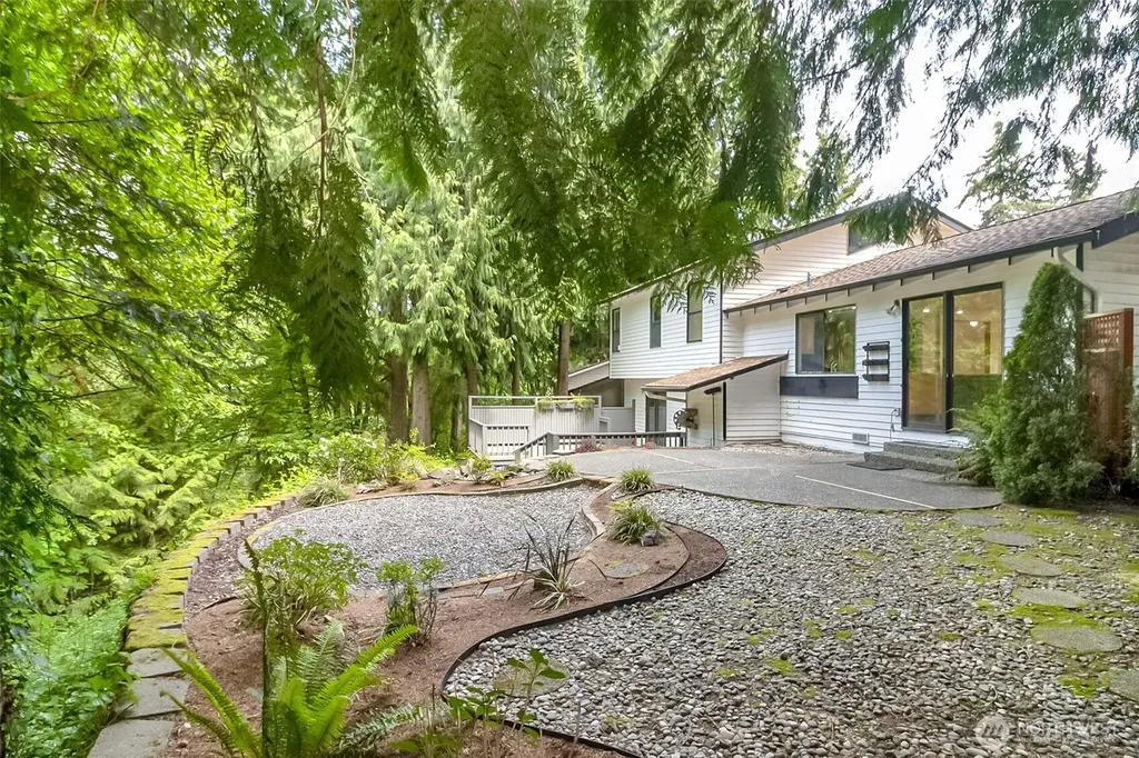 14333 93rd Avenue NE Kirkland WA 98034
