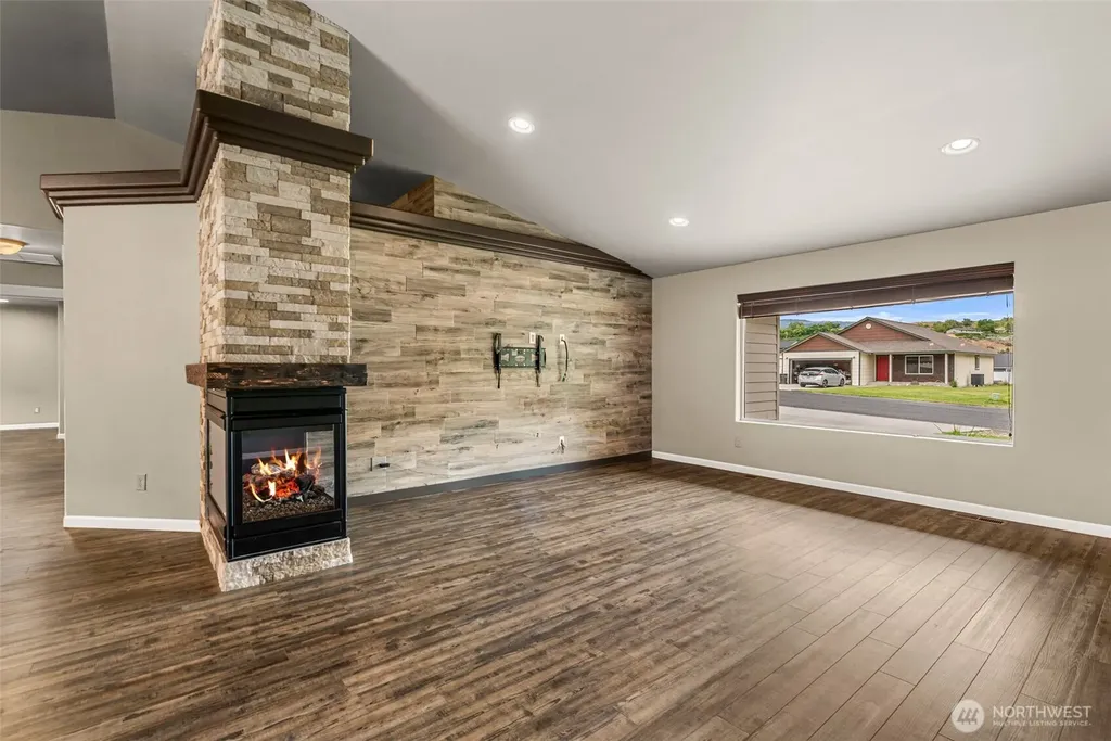 21 Ambrosia Lane Malaga WA 98828