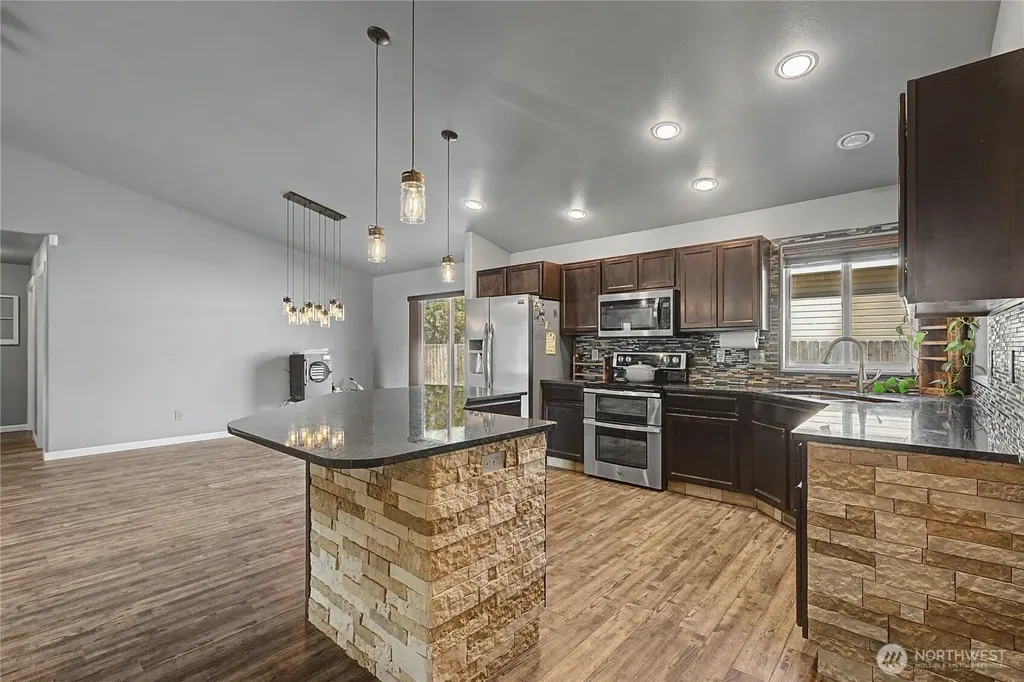 21 Ambrosia Lane Malaga WA 98828