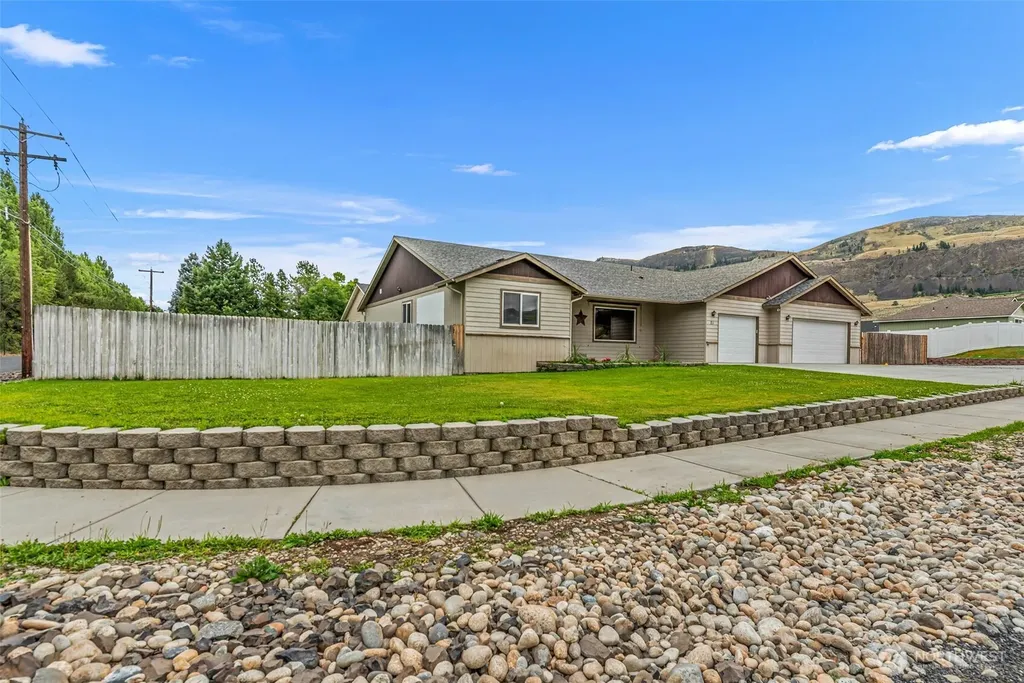 21 Ambrosia Lane Malaga WA 98828