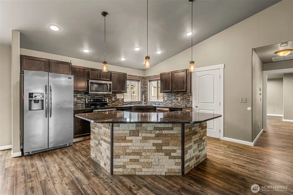 21 Ambrosia Lane Malaga WA 98828