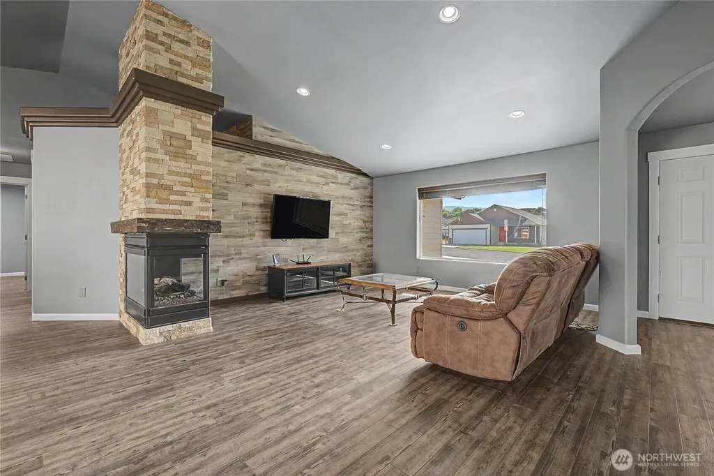 21 Ambrosia Lane Malaga WA 98828