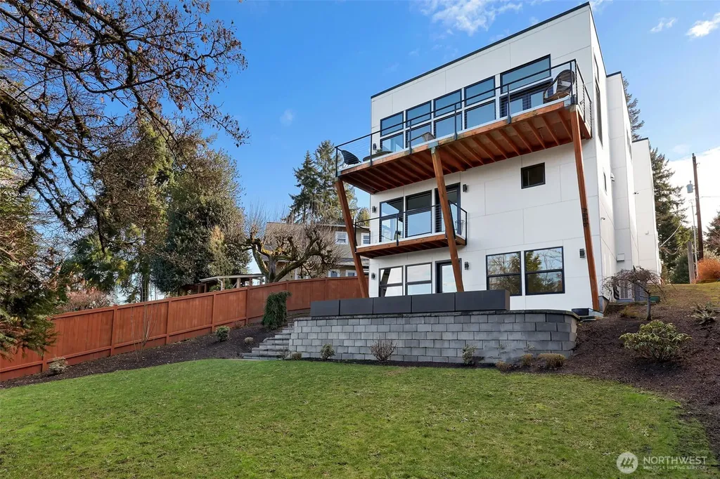 4224 NE 124th Street Seattle WA 98125