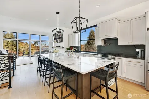 4224 NE 124th Street Seattle WA 98125
