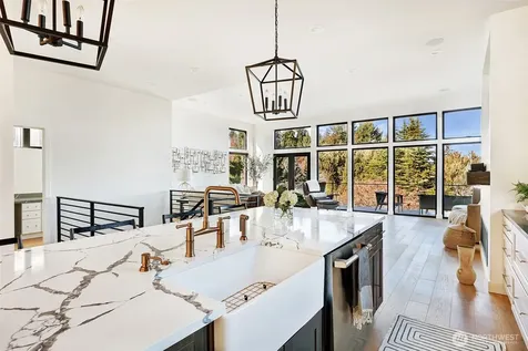 4224 NE 124th Street Seattle WA 98125