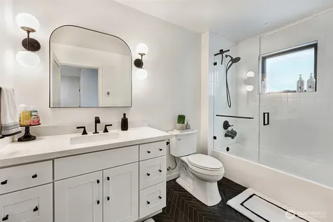 4224 NE 124th Street Seattle WA 98125