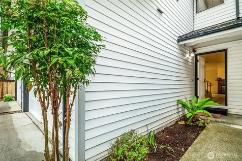 4201 NE 5th Street Renton WA 98059