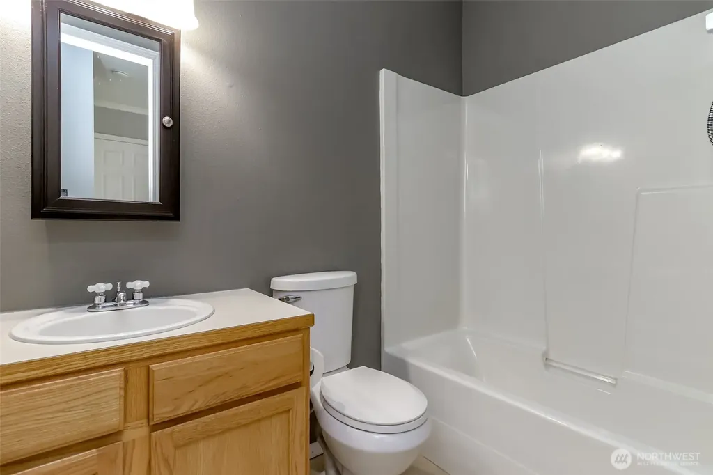 22204 Cedarview Drive E Bonney Lake WA 98391