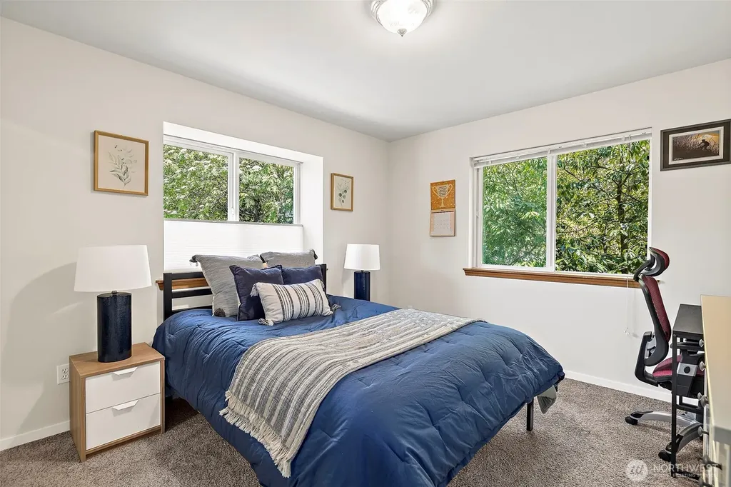 19836 Palatine Avenue N Shoreline WA 98133