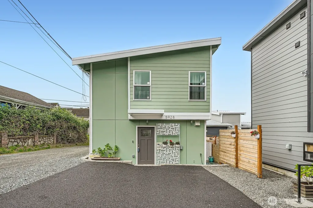 5928 18th Avenue S Seattle WA 98108