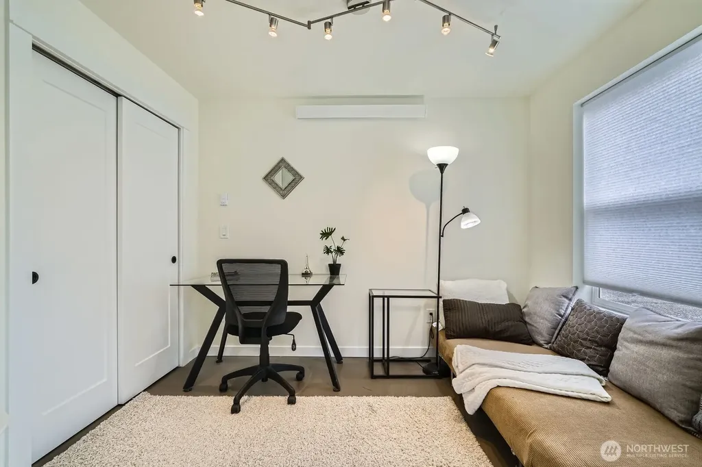 5928 18th Avenue S Seattle WA 98108