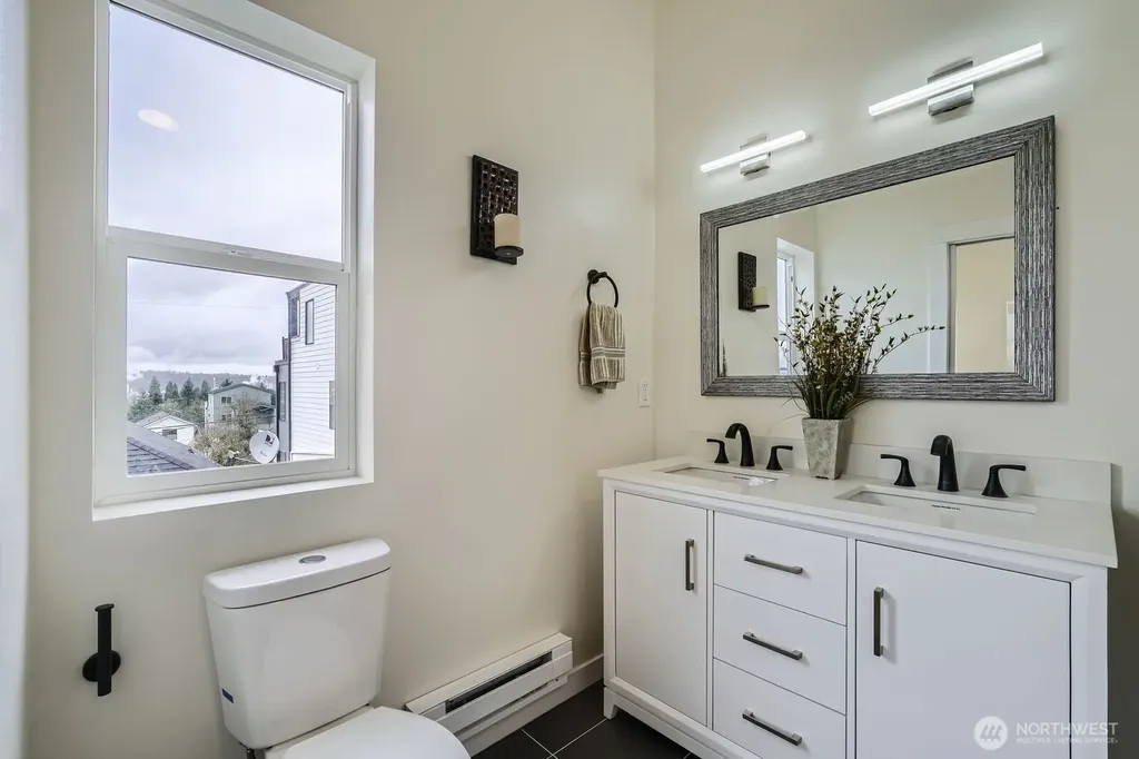 5928 18th Avenue S Seattle WA 98108