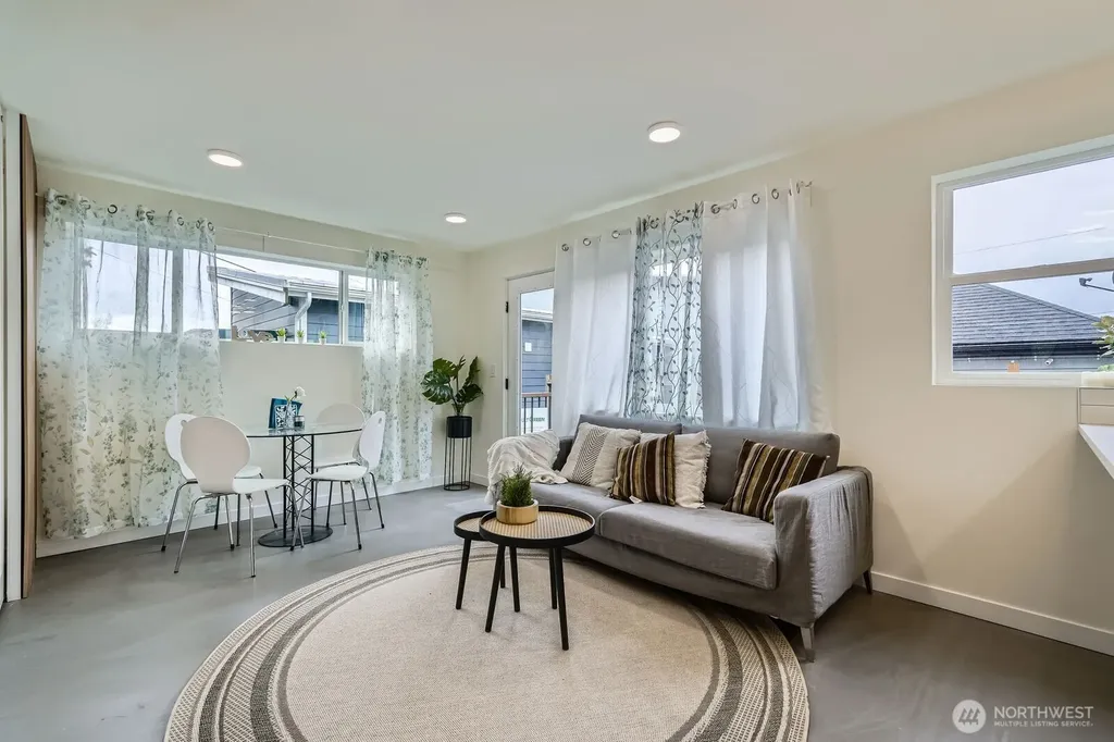 5928 18th Avenue S Seattle WA 98108