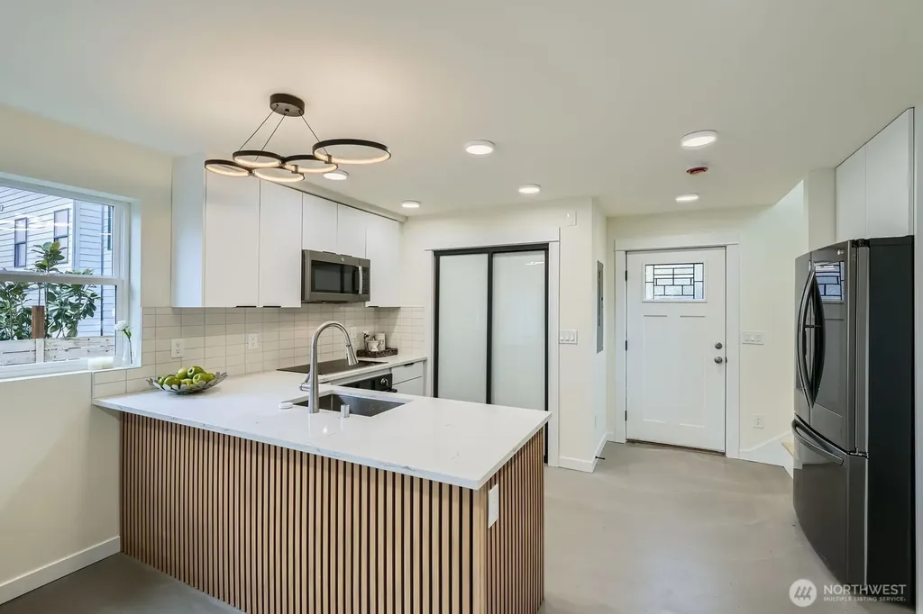 5928 18th Avenue S Seattle WA 98108