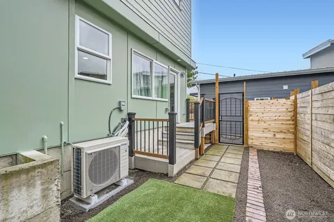 5928 18th Avenue S Seattle WA 98108
