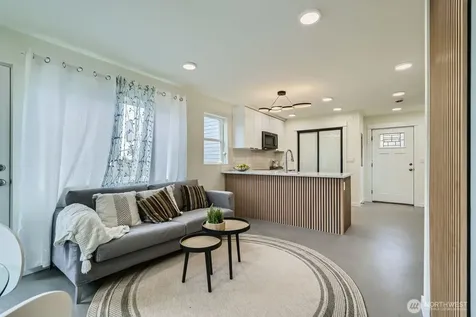 5928 18th Avenue S Seattle WA 98108