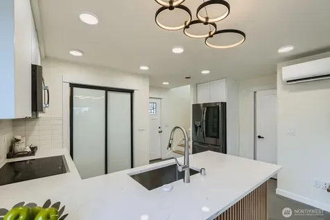 5928 18th Avenue S Seattle WA 98108