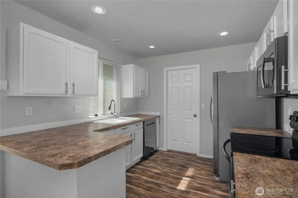 810 E Lakeshore Drive W Shelton WA 98584