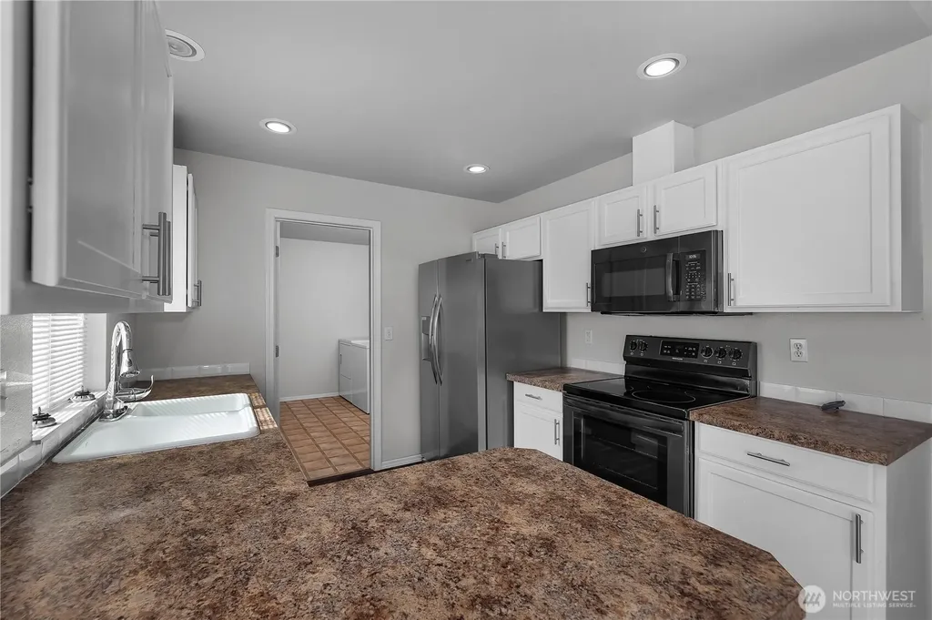 810 E Lakeshore Drive W Shelton WA 98584