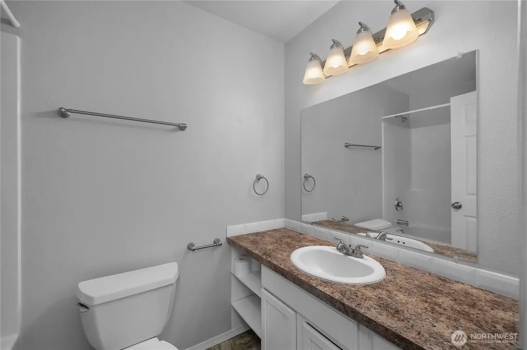 810 E Lakeshore Drive W Shelton WA 98584