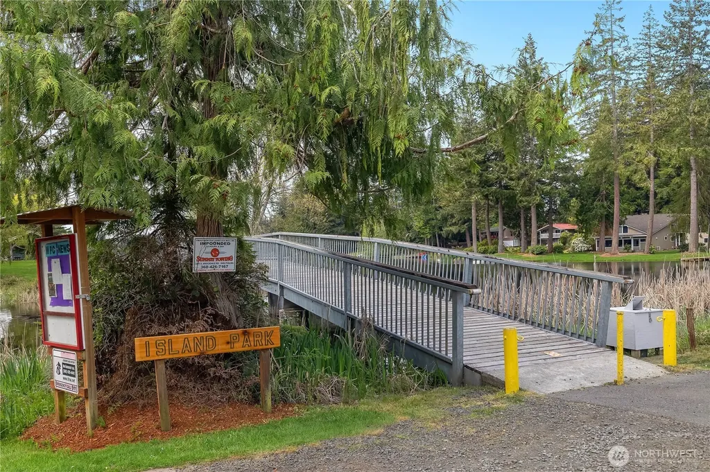 810 E Lakeshore Drive W Shelton WA 98584
