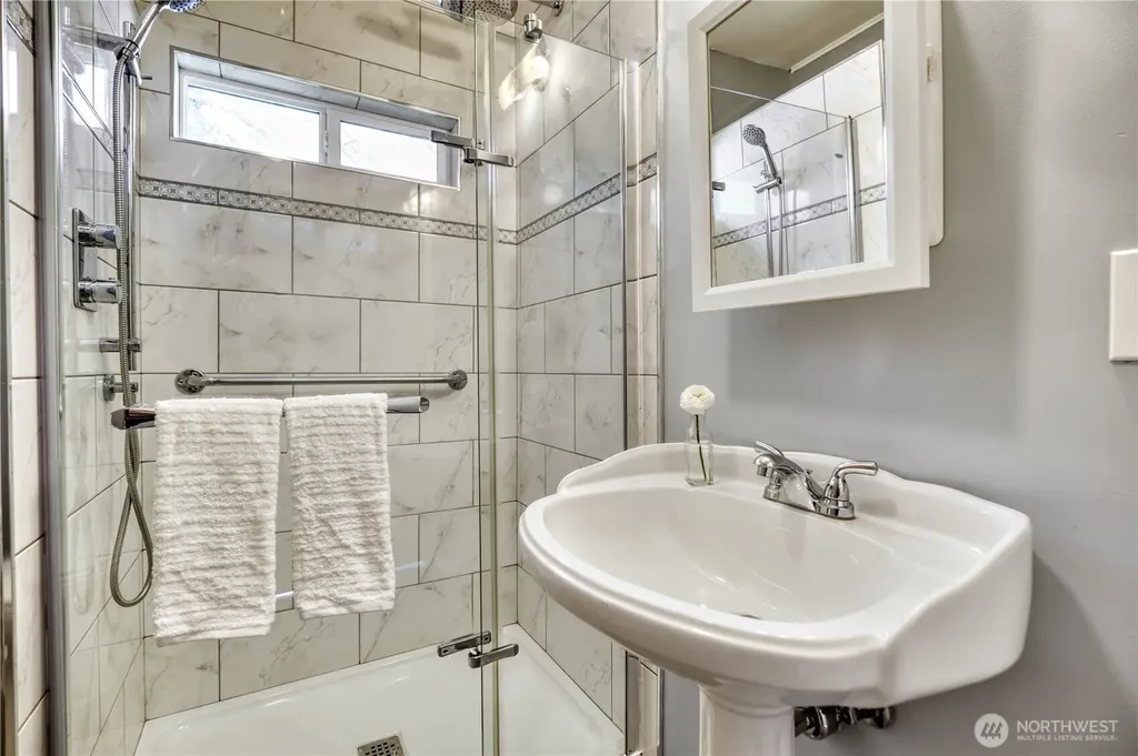 673 Kendor Drive Point Roberts WA 98281