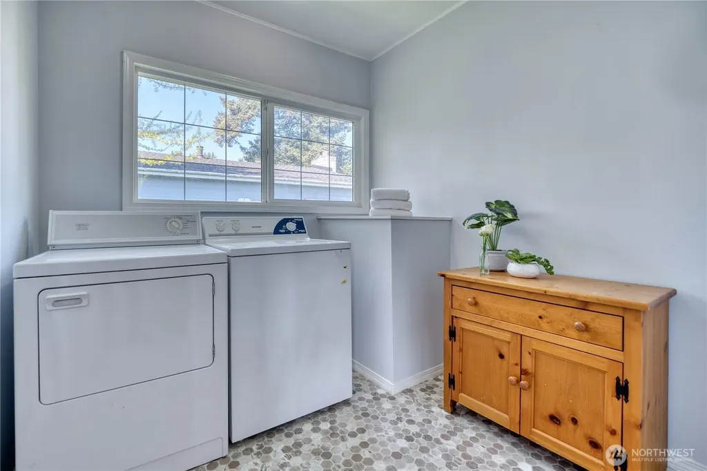 673 Kendor Drive Point Roberts WA 98281