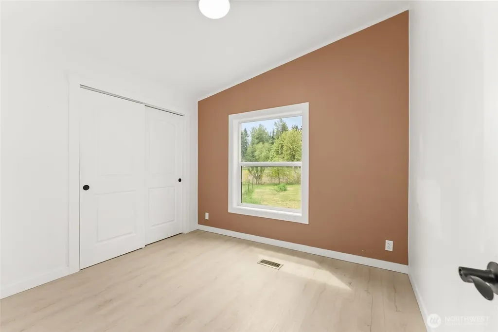 11215 180th Lane SW Rochester WA 98584