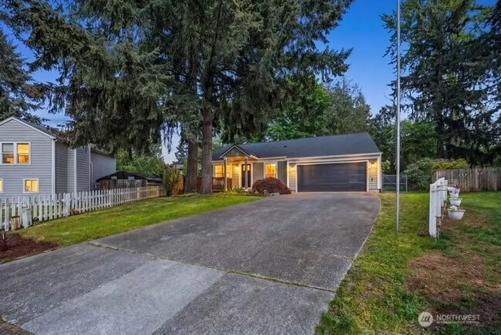 15717 97th Avenue Ct E Puyallup WA 98375