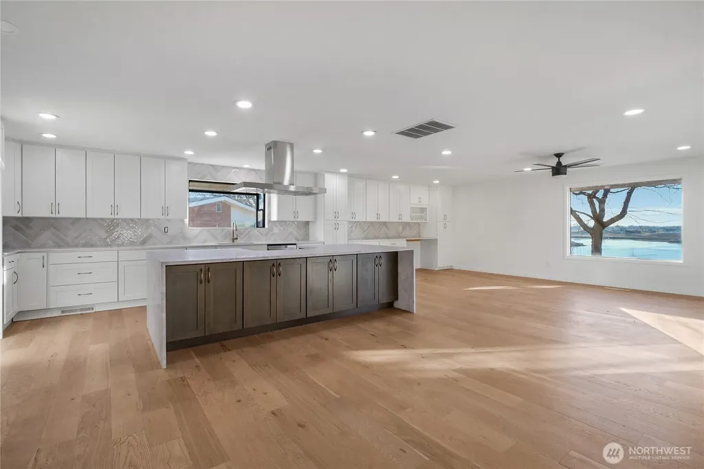 306 N Crestview Drive Moses Lake WA 98837